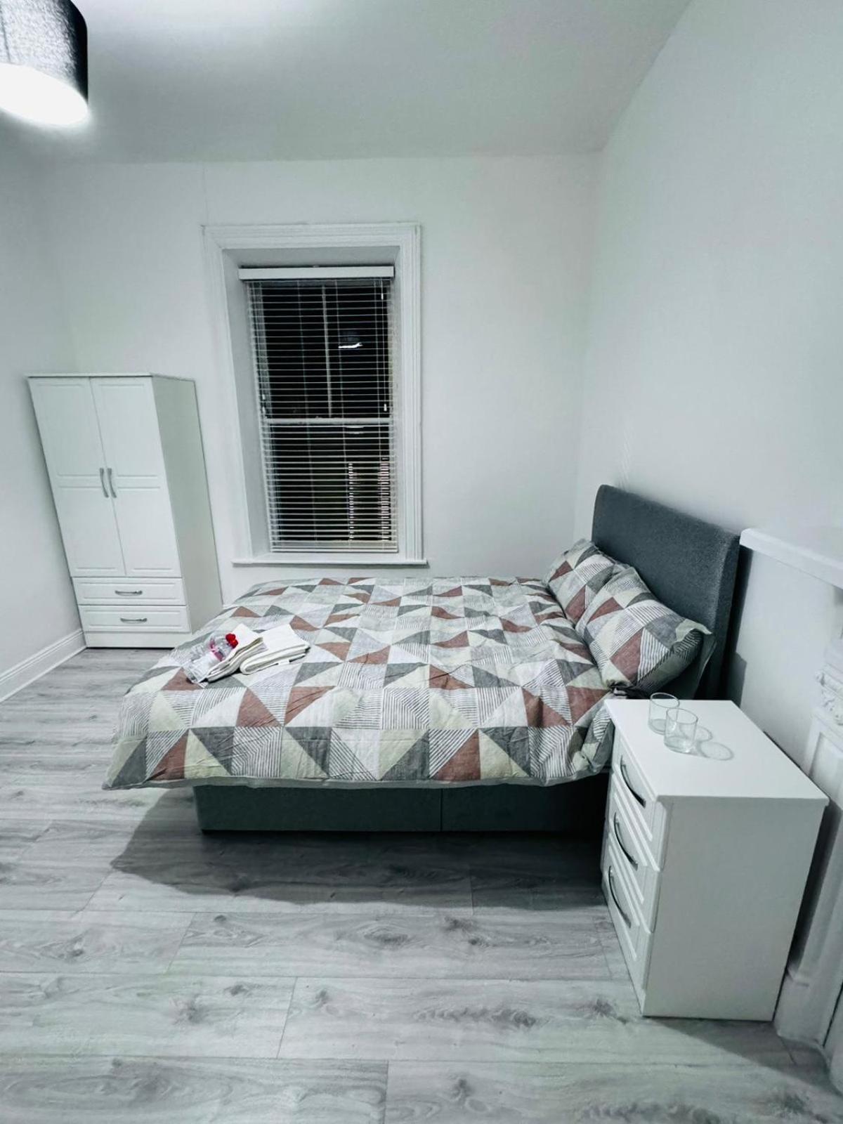 Naas Town - Budget Double Bedrooms エクステリア 写真