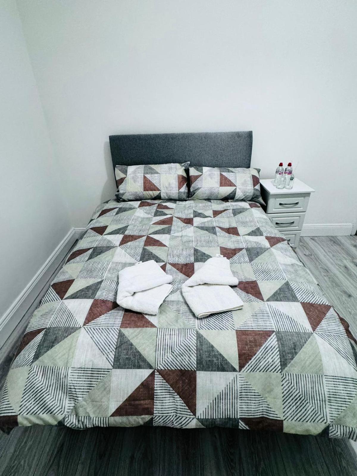Naas Town - Budget Double Bedrooms エクステリア 写真